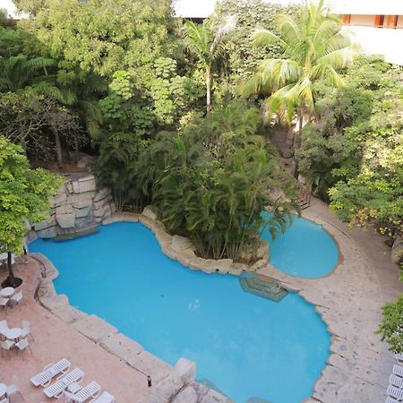 메리어트 툭스틀라 구티에레즈 호텔 외부 사진 The pool at the hotel