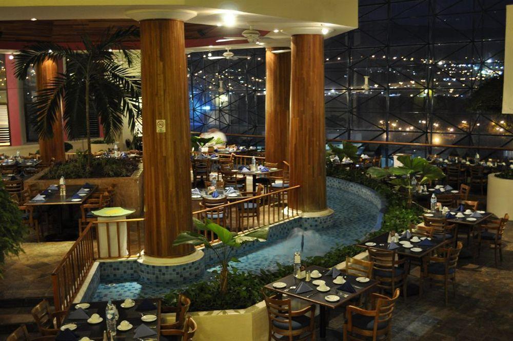 메리어트 툭스틀라 구티에레즈 호텔 외부 사진 The River Restaurant